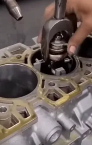 자동차 엔진 보링 뜻과 해야될 때