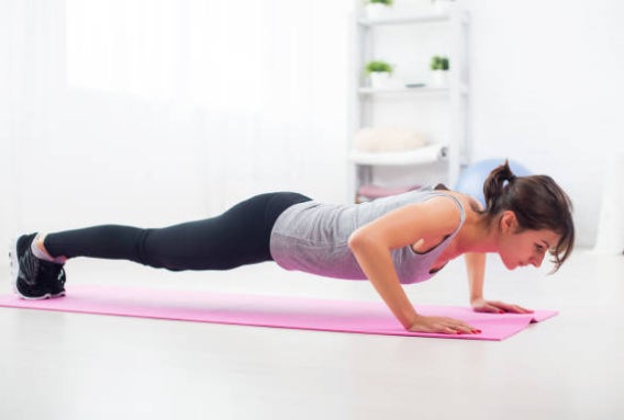 팔굽혀펴기가 건강에 좋은 이유? 미국 여성들 11회 챌린지 열풍 관련 사진