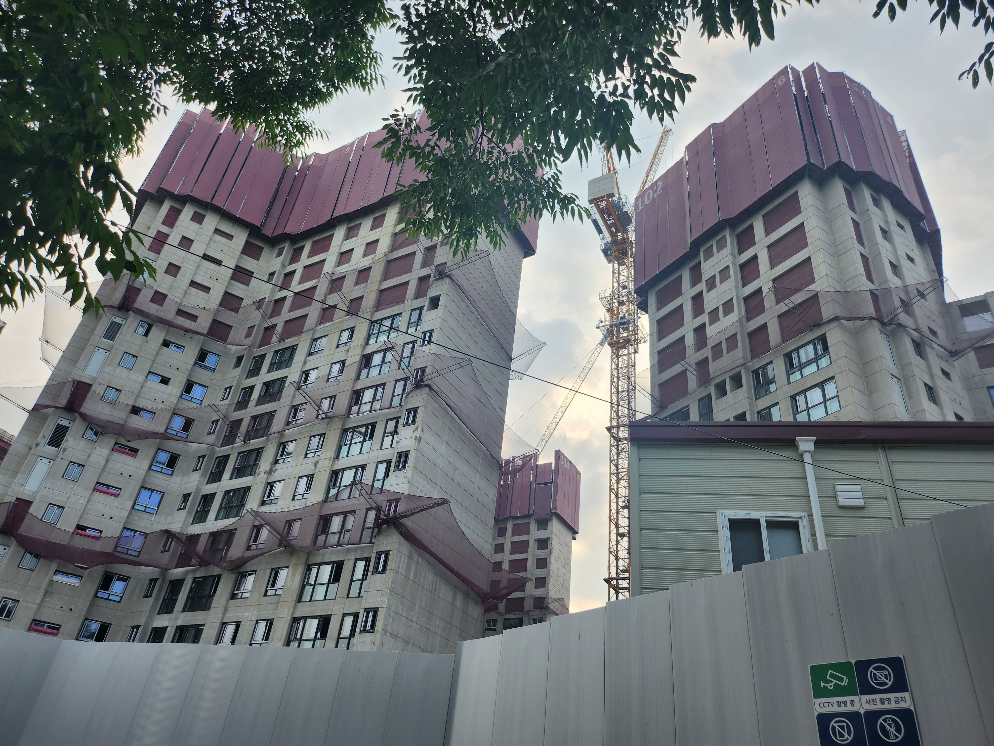 힐스테이트e편한세상문정-건물-간격