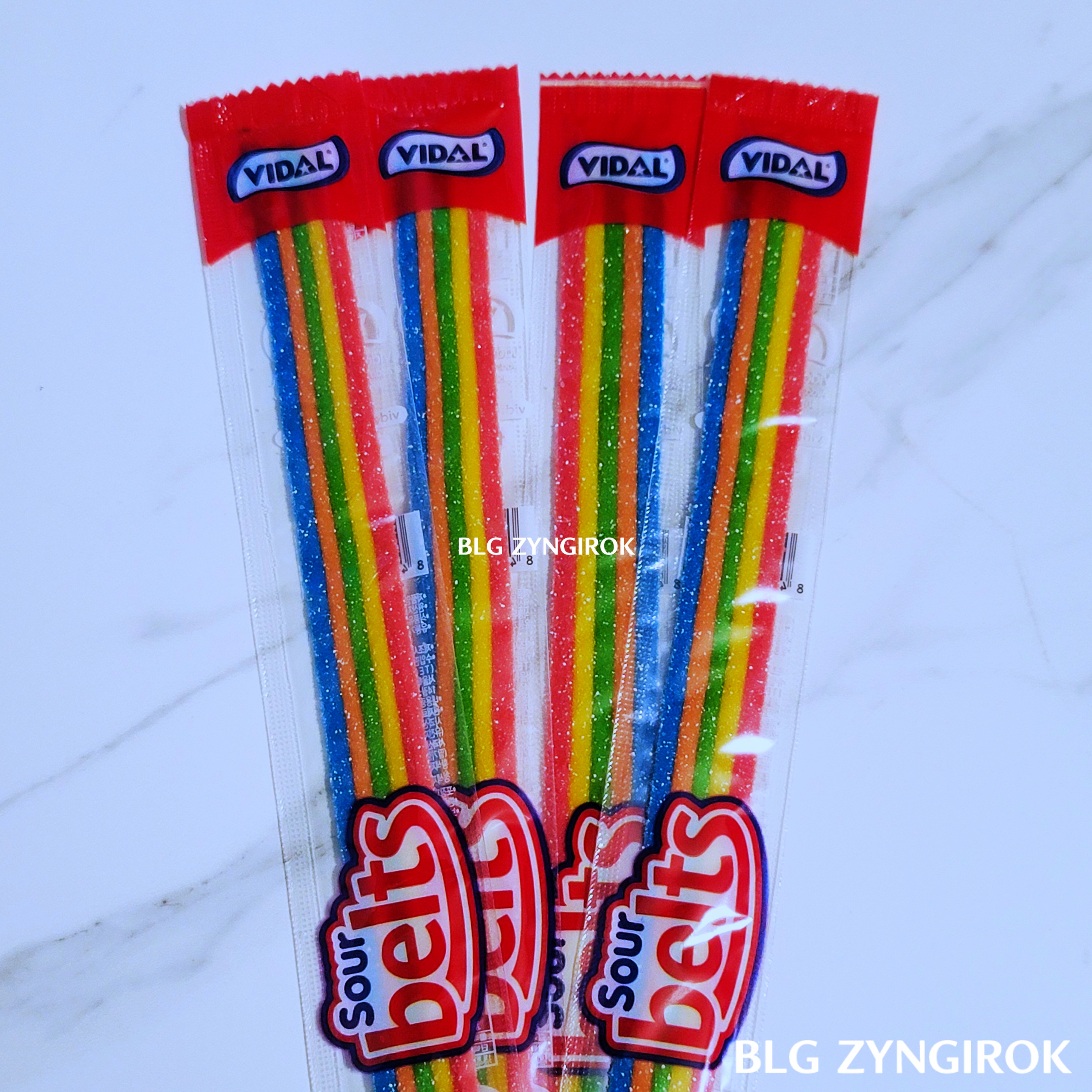 비달-사우어-벨트-젤기-4개가-테이블-위에-놓여있다.