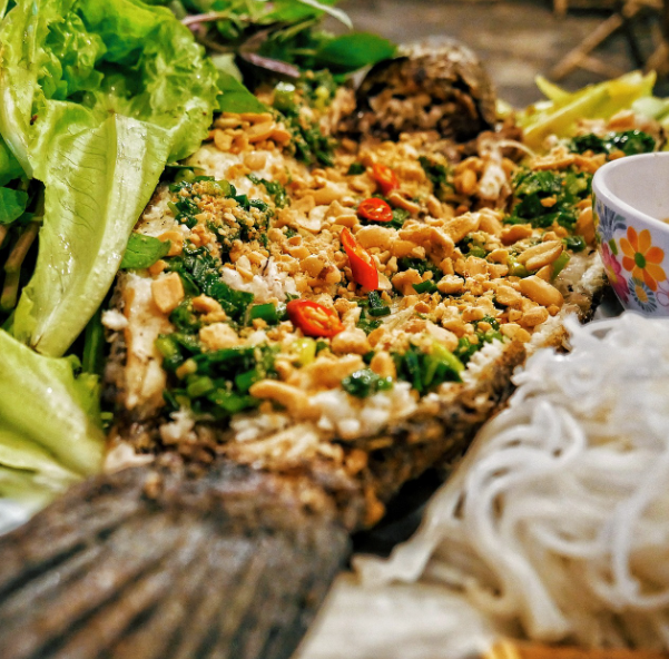 속초 – 새벽의 생선구이와 닭강정 골목