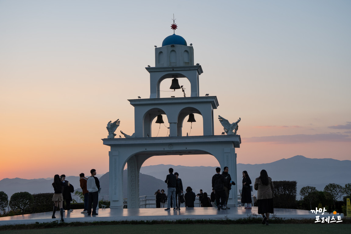 춘천 산토리니 카페 건축물