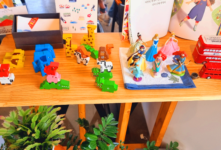 언니식탁 내부 인테리어 소품4