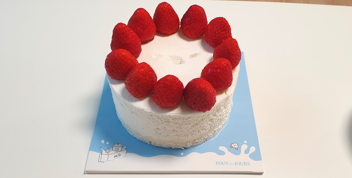 딸기를&nbsp;올려주세요!!