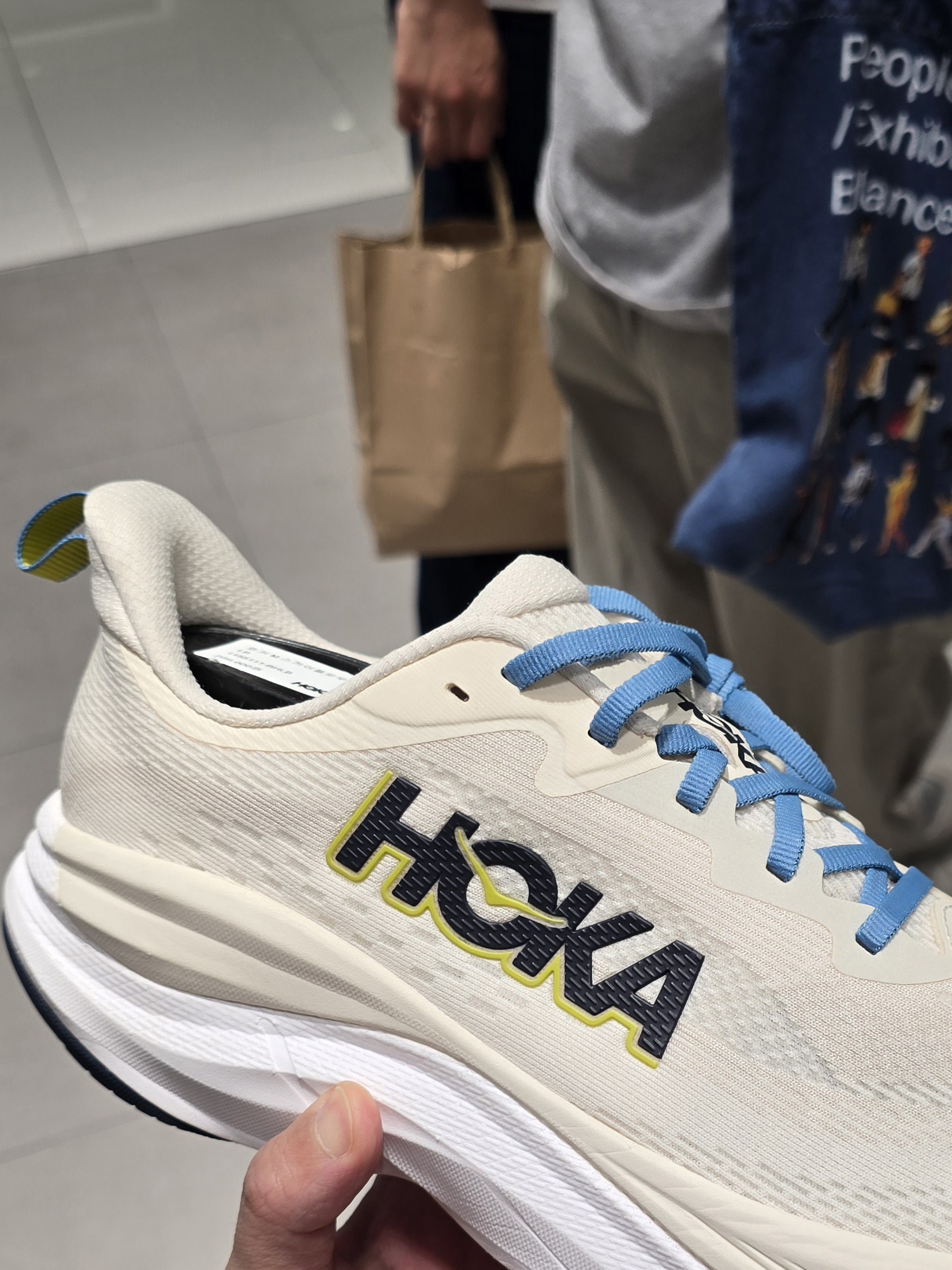 호카 런닝화 사진