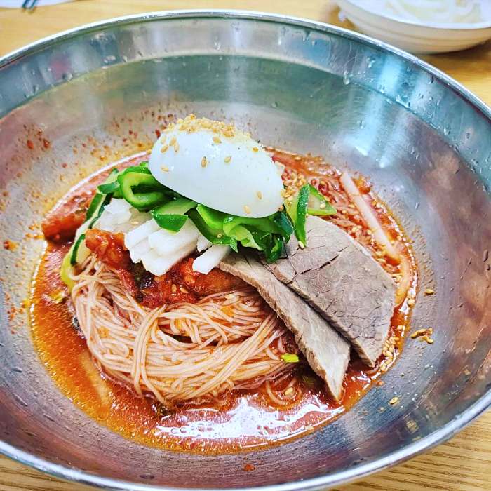 생생정보 경기 안성 42년 전통 수육무침냉면 맛집