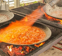 솥뚜껑닭볶음탕