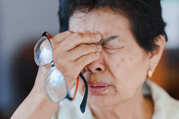 망막전막증&amp;#44; 시력이 갑자기 떨어진다면? 우리의 눈은 사물을 보고 생각을 돕기 위해 뇌로 전달합니다. 안구의 구조는 홍채&amp;#44; 각막&amp;#44; 동공&amp;#44; 수정체&amp;#44; 결막&amp;#44; 공막&amp;#44; 망막 등 다양한 이름으로 구성되어 있습니다. 눈에 불편함을 느낀다면 단순한 시력 저하뿐만 아니라 심하면 실명에 이를 수도 있기 때문에 빠른 조치가 필요합니다.