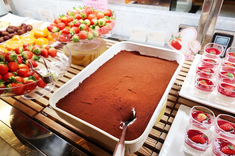 2023 빕스 딸기 퍼레이드 런치 솔직 후기 + 90% 할인쿠폰 샐러드바 가격