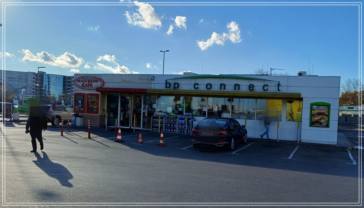 유럽여행-주유소-사무실