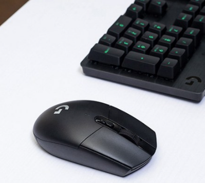 로지텍 G304 LIGHTSPEED 실제 사진