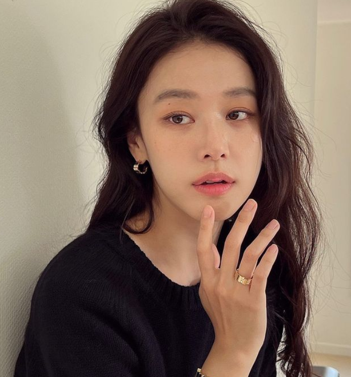 모래에도 꽃이 핀다. 오유경&#44; 배우 이주명 프로필 모든 정보