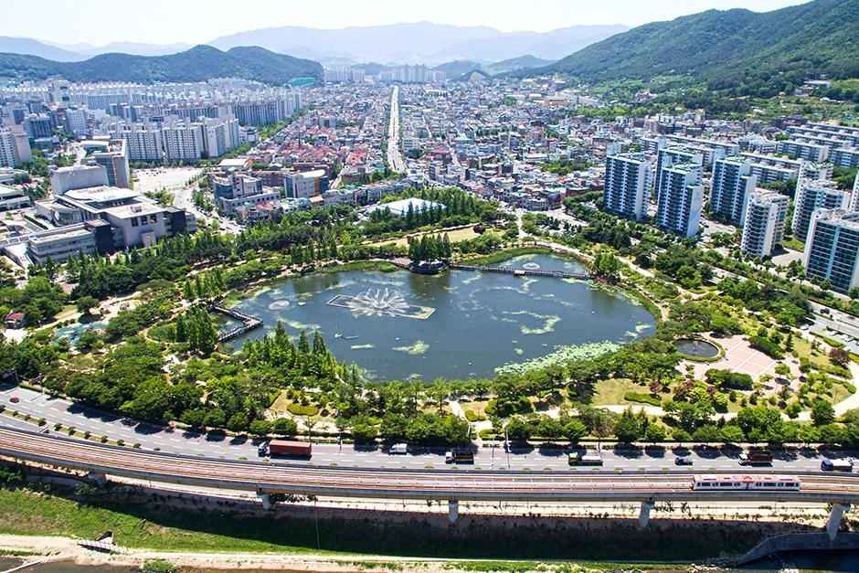 연지공원
