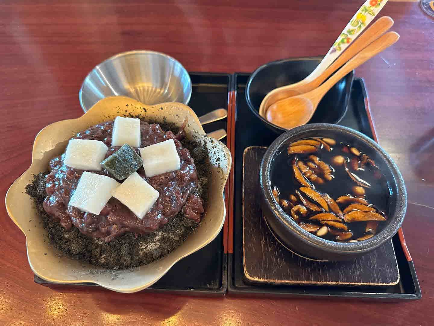 전주외할머니솜씨_디저트_흑임자팥빙수_궁중쌍화탕