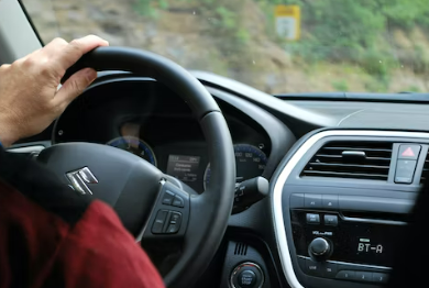 자동차 핸들에서 소리나는 원인