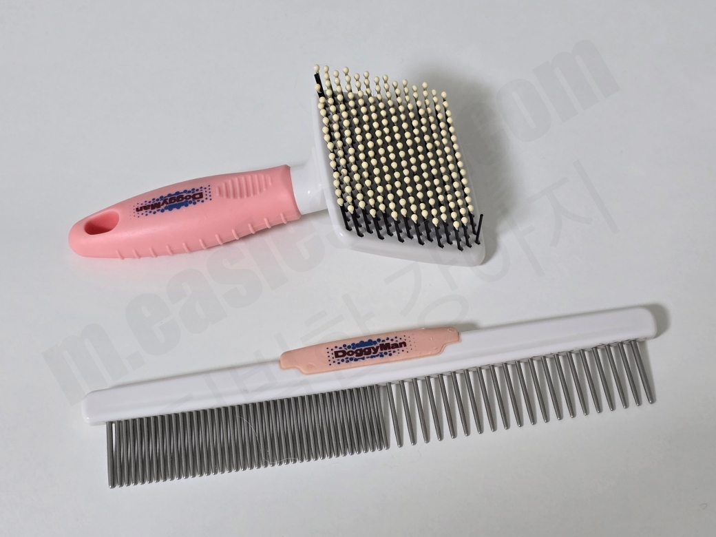 포메라니안 빗 종류, 슬리커빗과 일자빗