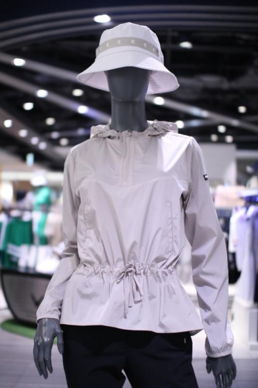 클리브랜드 경량 나일론스판 허리셔링 후드아노락 여성 골프바람막이 CGWJK31011