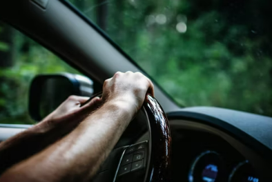 자동차 핸들에서 소리나는 원인