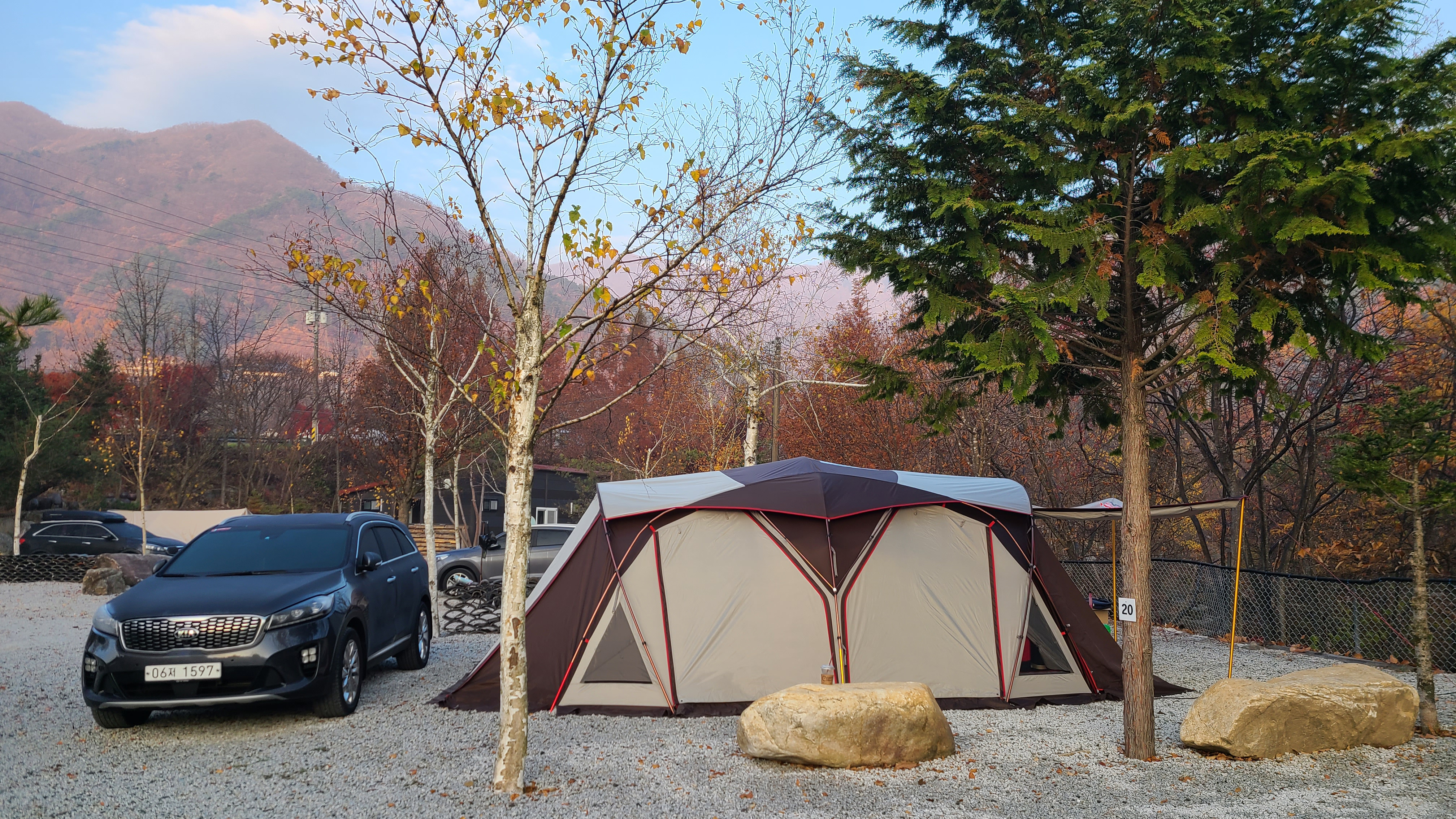 거창 '산중계곡 캠핑장'