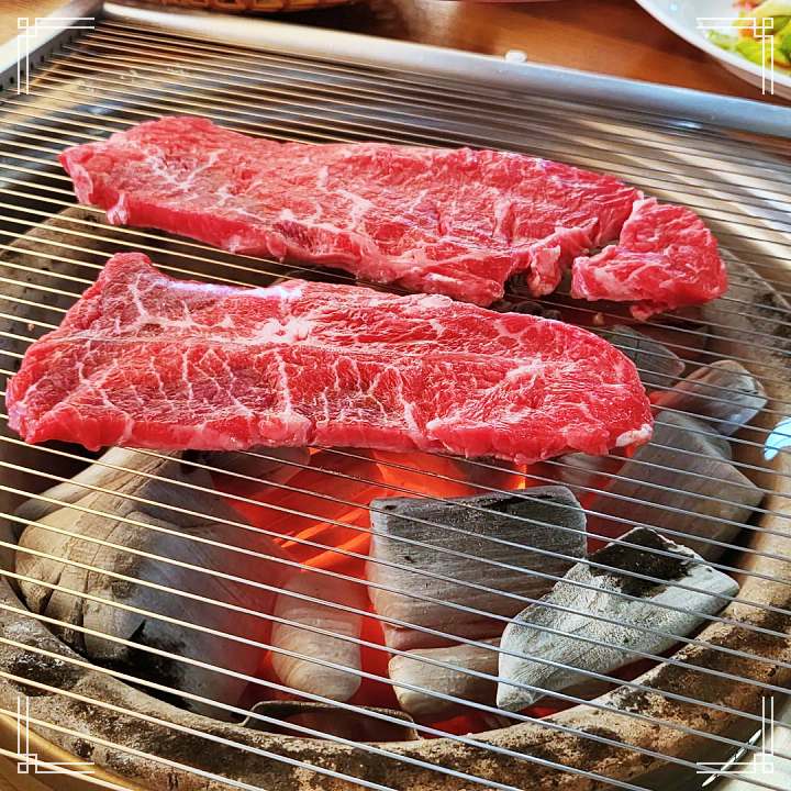 나혼자산다 나혼산 전현무 한우 숯불구이 전현무 식육식당 고기집 소고기 전문점 맛있는 정육점 식당 가게 평창 맛집 가격 위치 어디