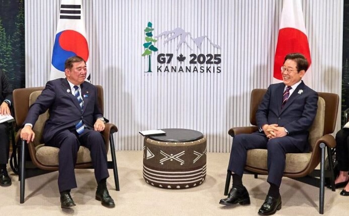 위안부·강제징용 합의 존중