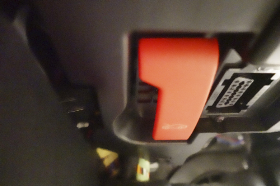 벤츠 본네트 레버 위치