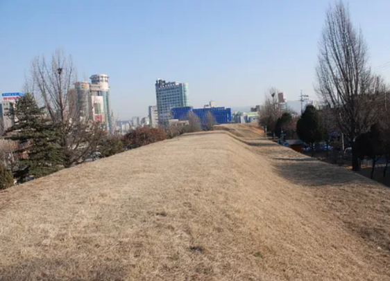 풍납토성, 고이왕이 축조된 것으로 추정 됨