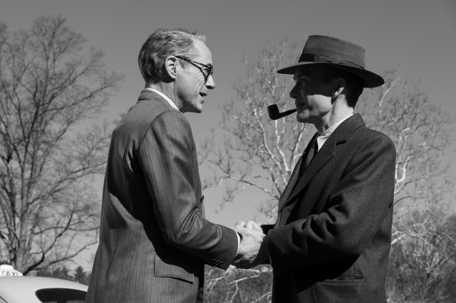 왼) 루이스 스트로스, 우) 오펜하이머