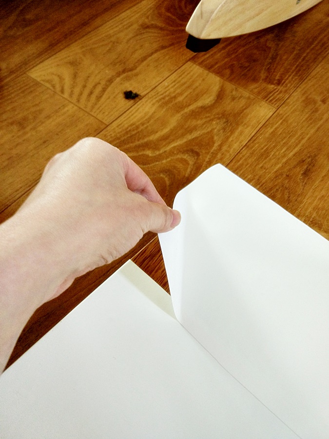 필름지를 겹쳐 붙임