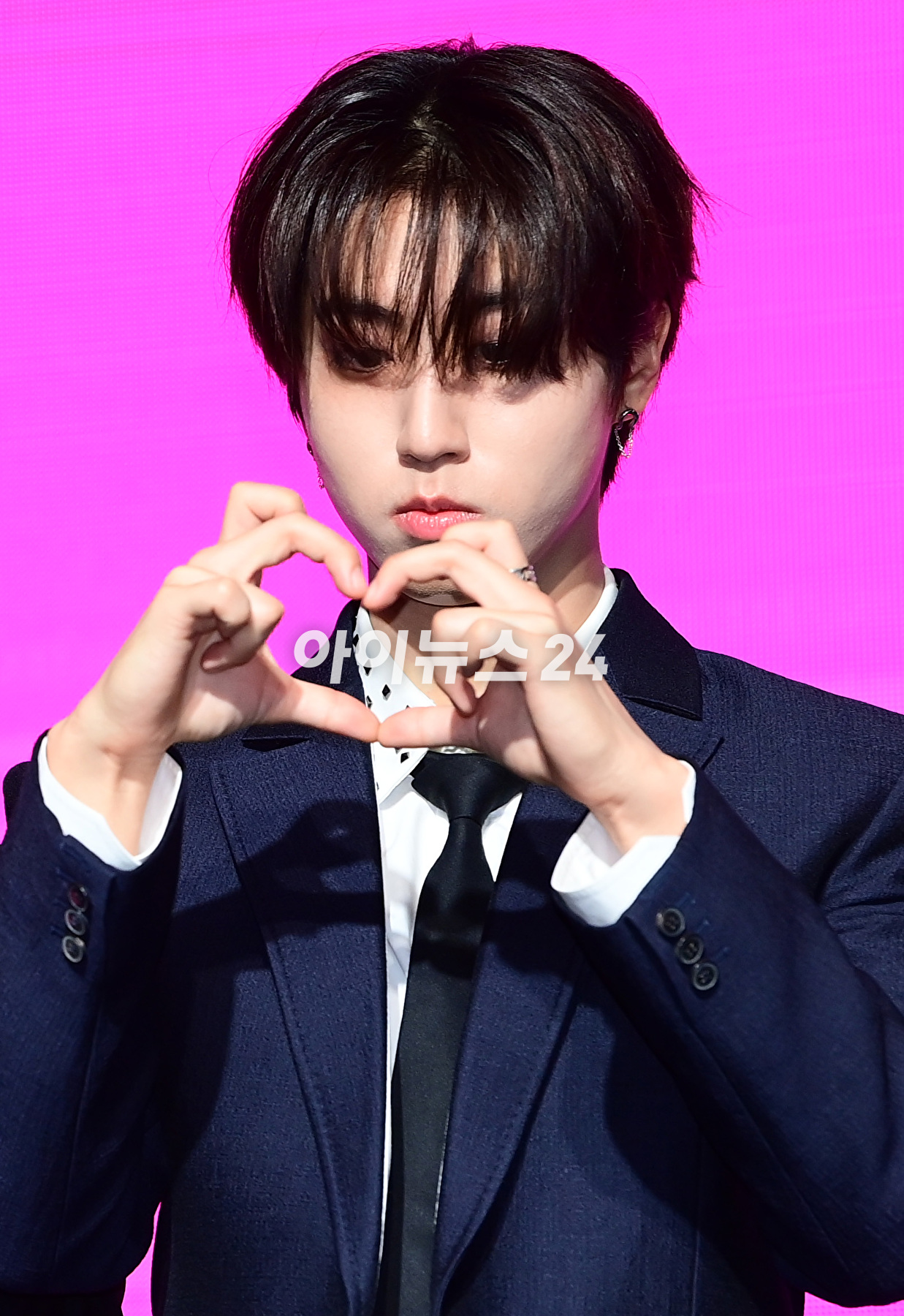 그룹 스트레이키즈 한이 10일 오전 서울 영등포구 콘래드 서울에서 열린 스트레이키즈(Stray Kids) 새 미니앨범 &#39;樂-STAR&#39;(락스타) 발매 기념 기자간담회에서 포즈를 취하고 있다. [사진=정소희 기자]