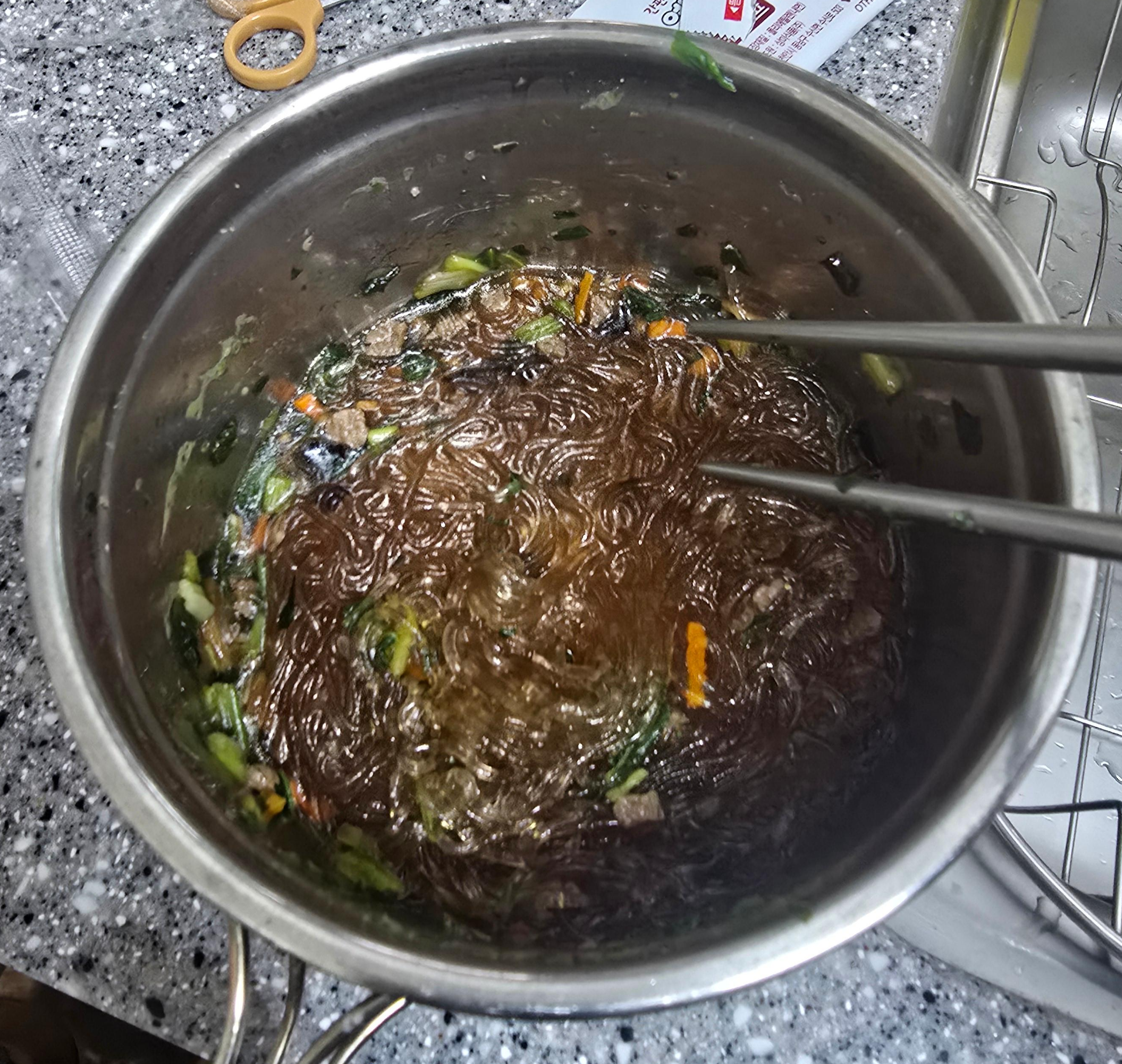 오뚜기 잡채라면 비비기