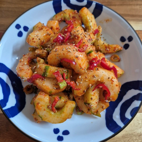 도툼한 오이무침