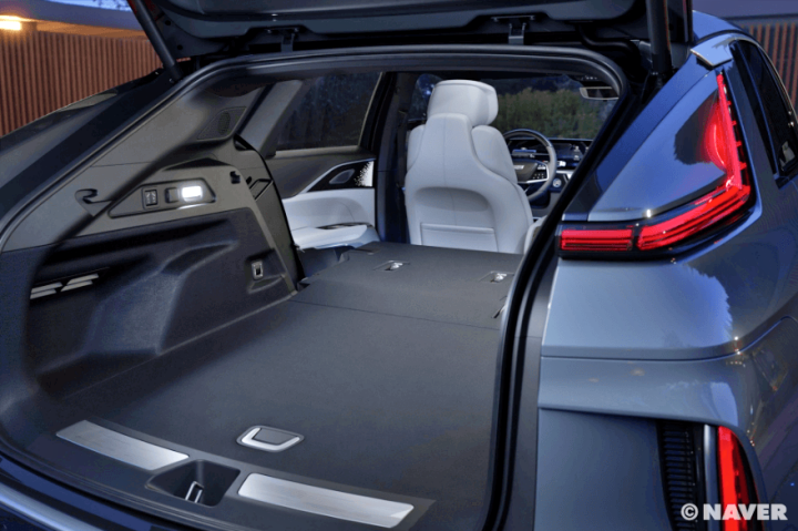 캐딜락리릭_트렁크모습