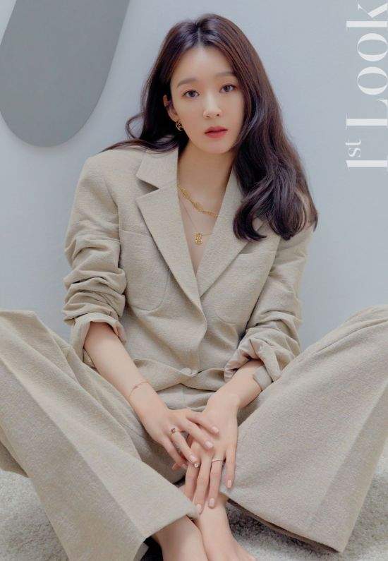 강민경 프로필