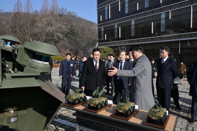 국방과학연구소 방문 사진