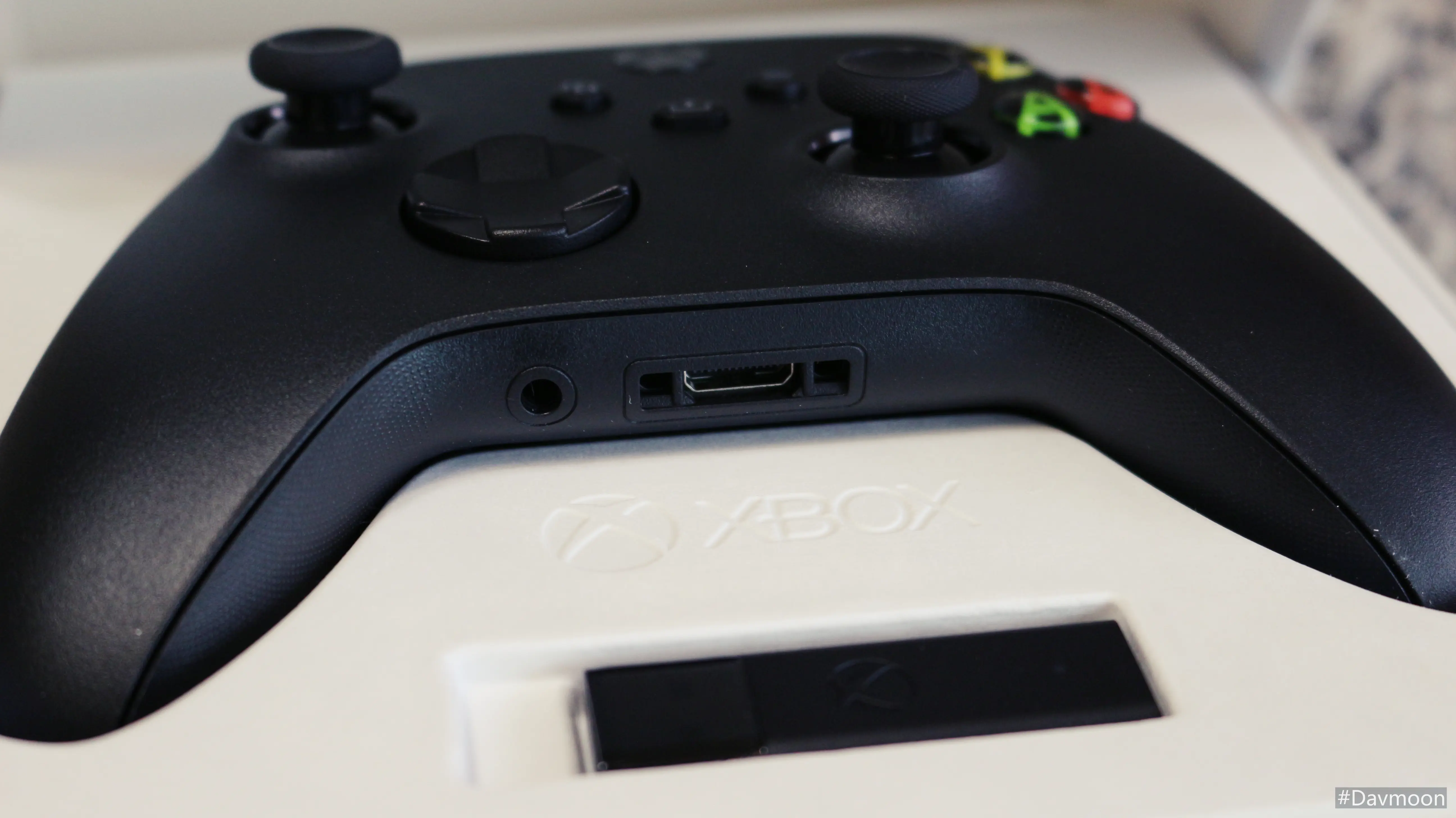 Xbox 컨트롤러 하단