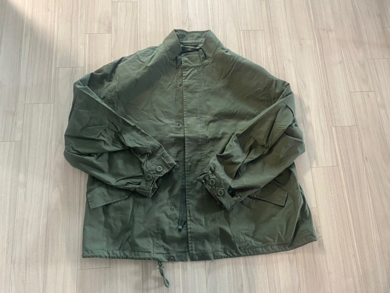 무신사 무신사스탠다드 크롭 필드 야상 M-65 C-1 재킷 [카키] CROP FIELD JACKET [KHAKI]