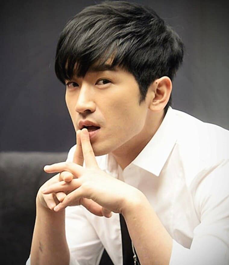 가수-이민우