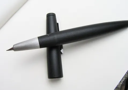 라미(LAMY) 2000