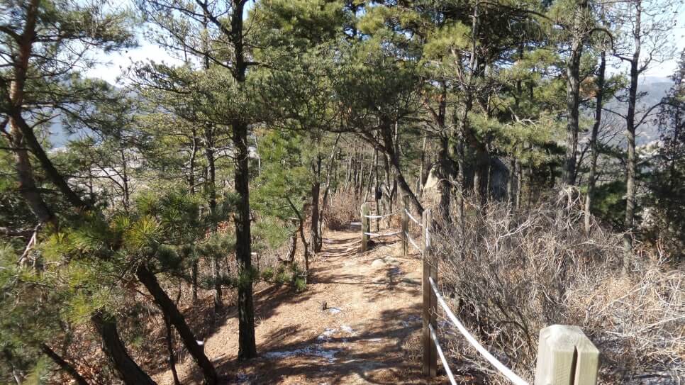 100대 명산 등산하기 열세번째 홍성 용봉산 다양한 기암괴석&amp;#44; 전망이 시원하게 열린 능선&amp;#44;