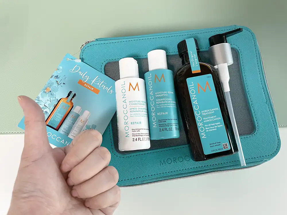 파우치기획세트-구성품-모로칸오일과-펌핑기-샴푸와-린스-펼쳐놓음