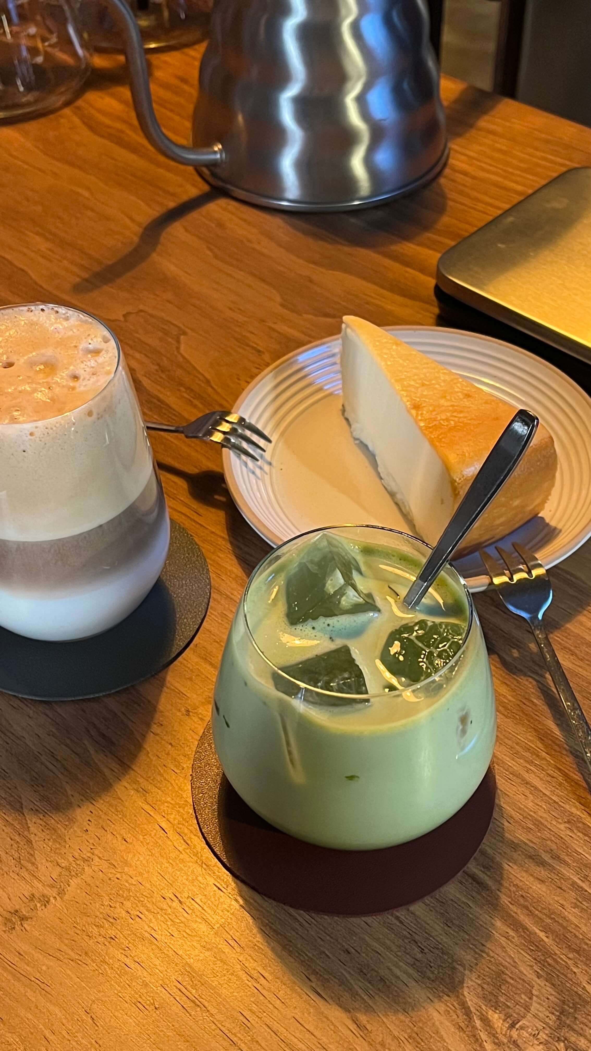 대구 안지랑 카페 - 카페 책상 - 드립커피 맛집 - 대구 안지랑 데이트 코스 - 음료 003