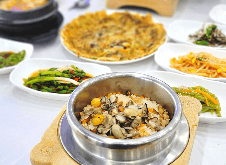 생생정보 미스터 Lee의 사진 한 컷&amp;#44; 대한민국 충남 서산 간월도 영양굴밥 맛집 간월도별미영양굴밥 생생정보 2295회 
