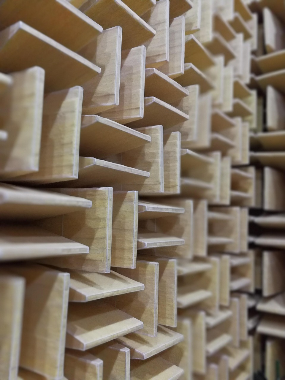 방음 커튼과 흡음 패널로 조용한 독서 서재 연출하기