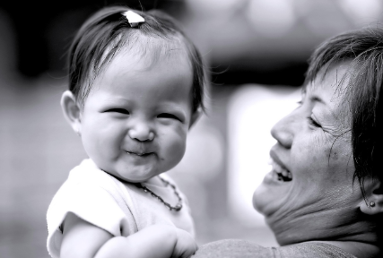 아이와 어르신의 공통점? 놀이에서 찾은 두뇌 자극법