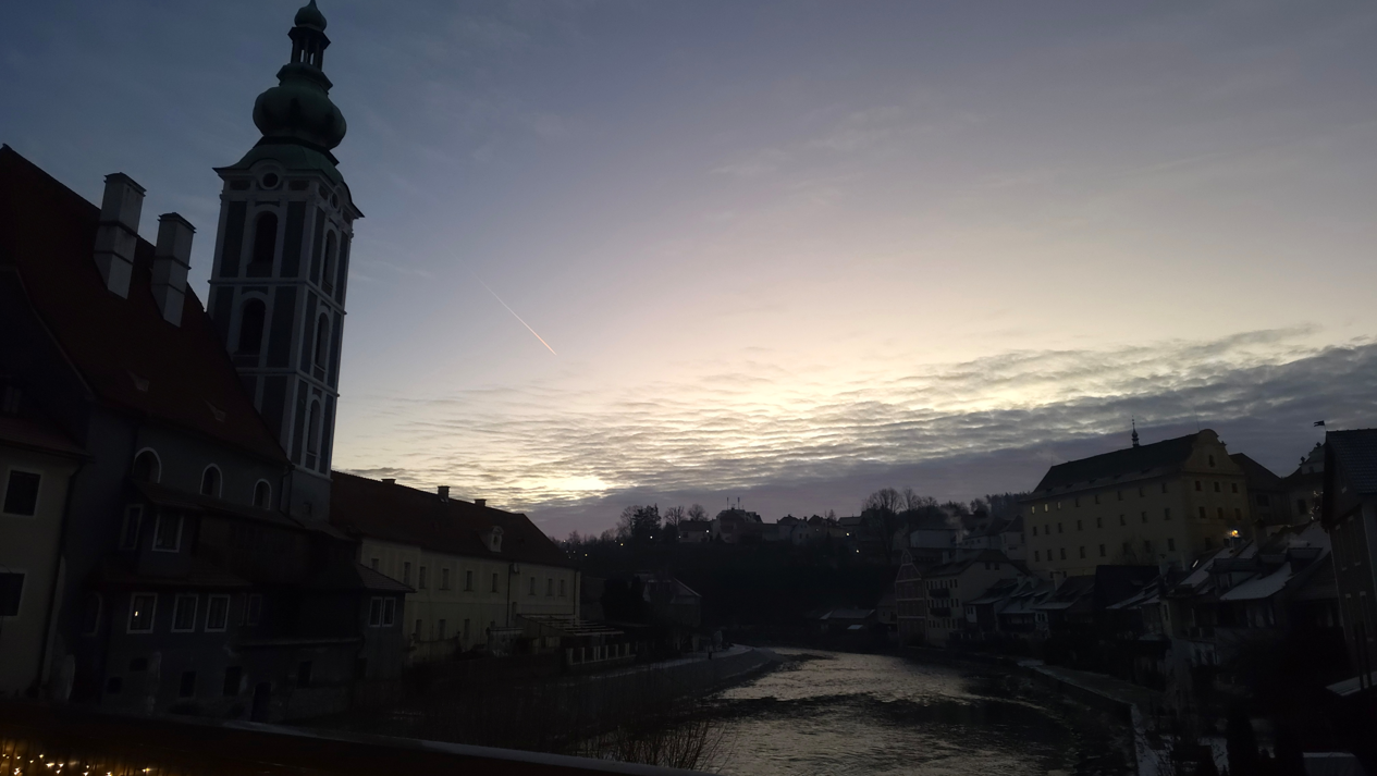 체코, 체스키 크룸로프(Český Krumlov) - 이른 아침의 《이발사의 다리》 위에서