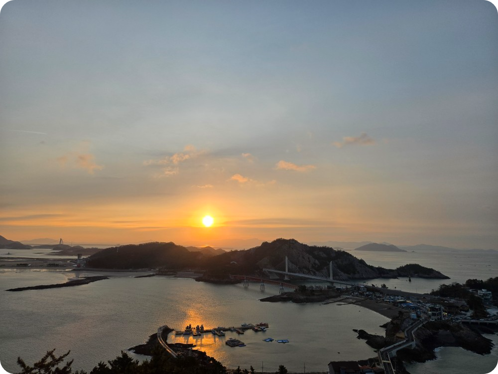 장자도 대장봉 일출 장면