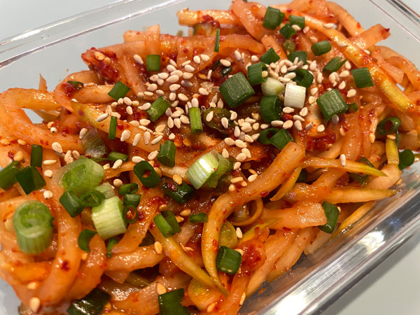 무생채 맛있게 하는법 - 밀폐용기에 담아 플레이팅