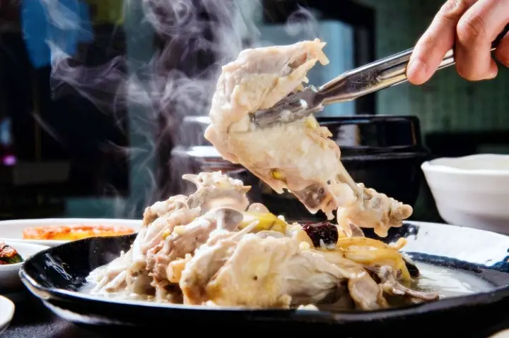 으라차차 인생역전 안양 삼막사 식용 금가루와 전복과 한방약재가 들어간 황금 누룽지 백숙 맛집