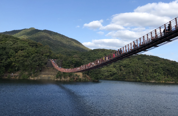 출렁다리